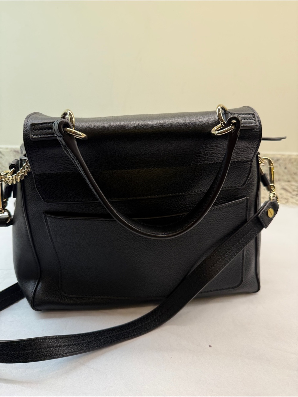 Chloé Black Leather Shoulder Bag with Gold Ring Detail - Picture 3 of 4